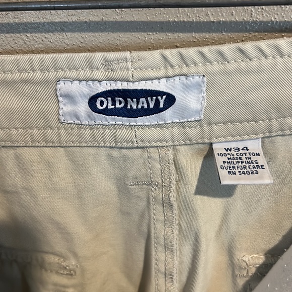 OLD NAVY Men’s cargo shorts. - Picture 3 of 4